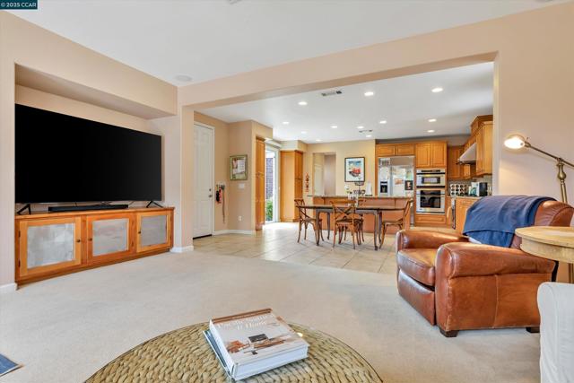1489 Menton St, Danville CA: https://media.crmls.org/mediaz/45184047-47ee-4a33-9b58-c90d255ff100.jpg