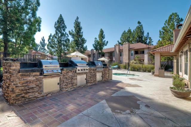 12007 Alta Carmel Ct, San Diego CA: https://media.crmls.org/mediaz/4518ad22-6cb9-4bc7-9ee0-4857e310df2a.jpg