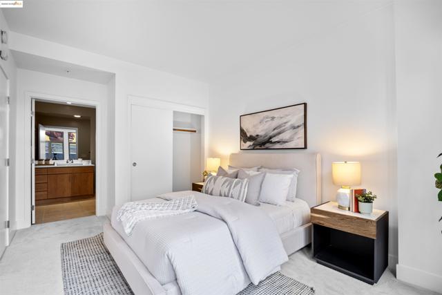438 W Grand Ave, Oakland CA: https://media.crmls.org/mediaz/4518c8b5-0d25-4e33-aa86-aac7ee5daa90.jpg