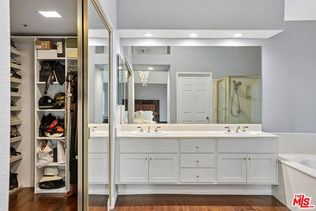 4 Bed Home for Sale in Los Angeles, California