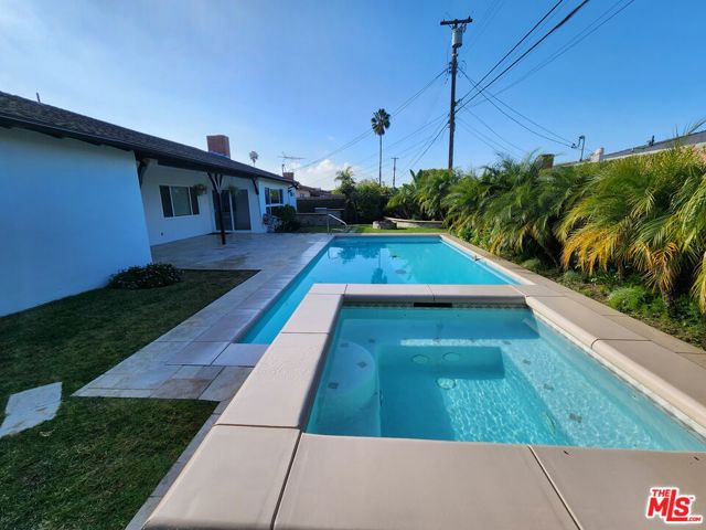 5905 Chariton Avenue, Los Angeles, California 90056, 3 Bedrooms Bedrooms, ,3 BathroomsBathrooms,Single Family Residence,For Sale,Chariton,24384877