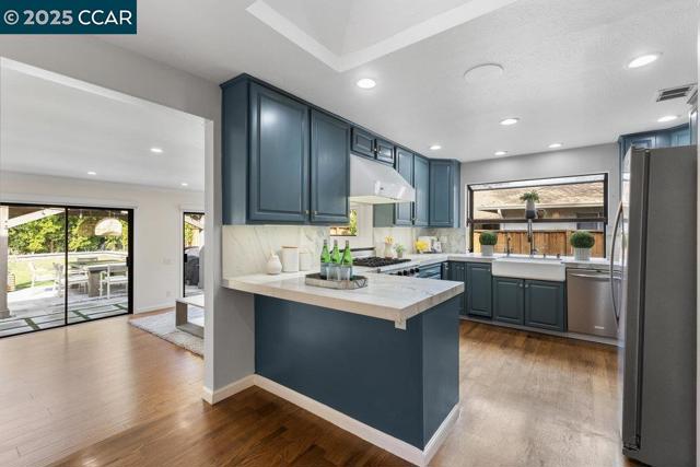 1806 Newell Ave, Walnut Creek CA: https://media.crmls.org/mediaz/45198c8d-1bd8-4965-b375-0975df91cdd8.jpg