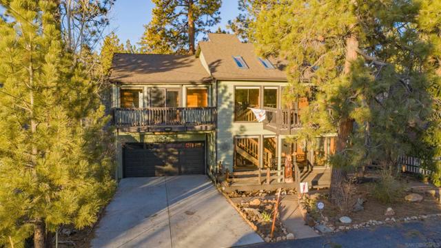 39470 Lake Dr, Big Bear CA: https://media.crmls.org/mediaz/45199290-7d95-4e2f-9cb6-16047a4efc40.jpg