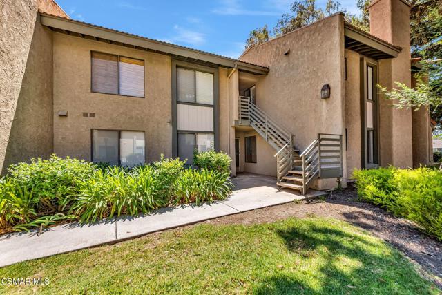 769 Birchpark Circle, Thousand Oaks CA: https://media.crmls.org/mediaz/4519a0b1-7a04-438a-9e04-9208db126c9d.jpg