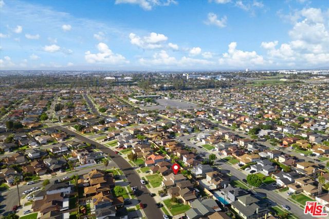 19714 Galway Avenue, Carson CA: https://media.crmls.org/mediaz/4519afeb-ec43-4ea4-93ae-2beae6ff8986.jpg