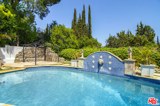 5020 Dantes View Drive, Agoura Hills CA: https://media.crmls.org/mediaz/451a296f-8eb4-4a66-b567-0a5d5bf4c4b9.jpg