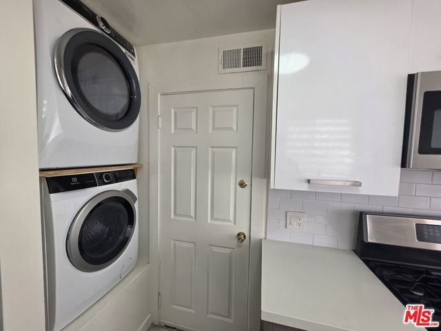 1635 S Beverly Glen Boulevard, Los Angeles CA: https://media.crmls.org/mediaz/451a63b3-11f5-413b-835d-c179dd55cf83.jpg