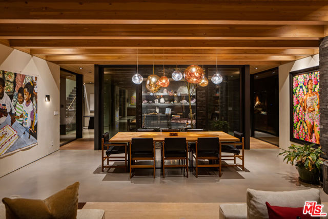 9551 Oak Pass Road, Beverly Hills CA: https://media.crmls.org/mediaz/451ad371-3959-4bf0-b6c1-6069b8bda3f3.jpg