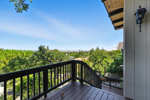 2935 Sherwood Drive, San Carlos CA: https://media.crmls.org/mediaz/451ae865-3949-4608-9f78-2c70f877a209.jpg