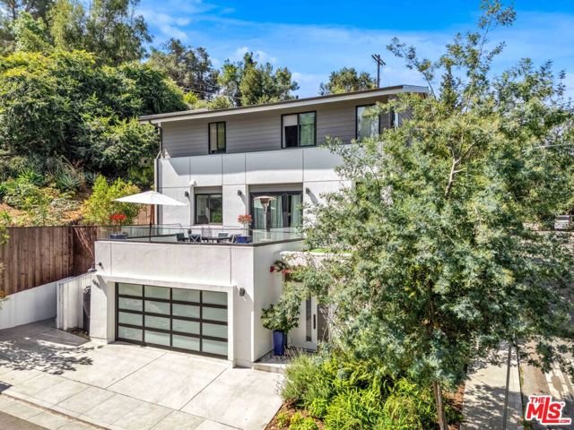 4841 Minden Place, Los Angeles CA: https://media.crmls.org/mediaz/451c123e-1fba-485a-b56f-31d638346b0d.jpg