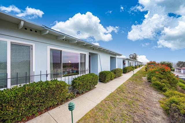 3839 Vista Campana S, Oceanside CA: https://media.crmls.org/mediaz/451c6701-5134-47e7-a386-47bf65487657.jpg