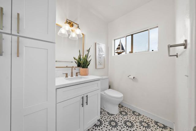 Detail Gallery Image 19 of 39 For 3863 Settineri Ln, Spring Valley,  CA 91977 - 3 Beds | 2/1 Baths