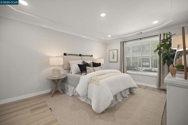 3209 Golden Rain Rd, Walnut Creek CA: https://media.crmls.org/mediaz/451ce9fe-7782-440f-a828-c2db5be4ac10.jpg
