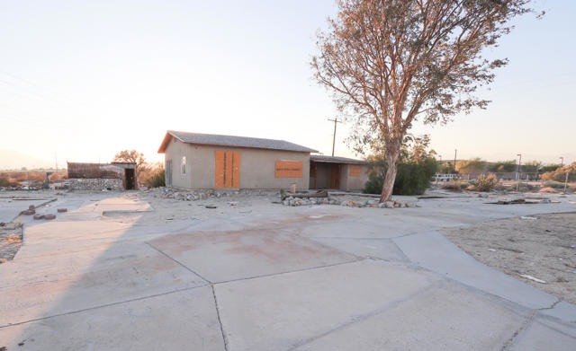 64665 Thumb Drive, Desert Hot Springs CA: https://media.crmls.org/mediaz/451d1c23-6edb-4eb3-acfd-37e1f35bc6df.jpg