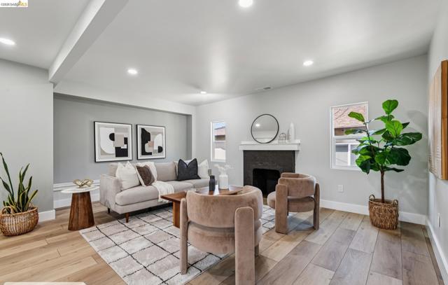 Image 9 of 54 For 7807 Outlook Ave