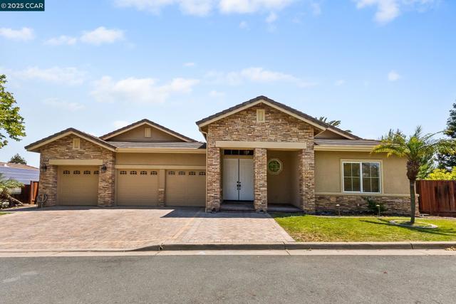 2058 Marazzani Dr, Martinez CA: https://media.crmls.org/mediaz/451db61b-faa2-4756-b2e7-3de499070b96.jpg