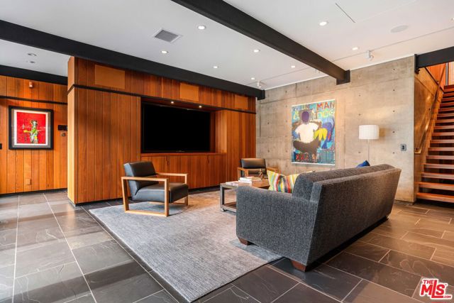 5228 Escalante Drive, La Canada Flintridge CA: https://media.crmls.org/mediaz/451eedcc-8a38-49d2-ac09-8a038c5e2752.jpg