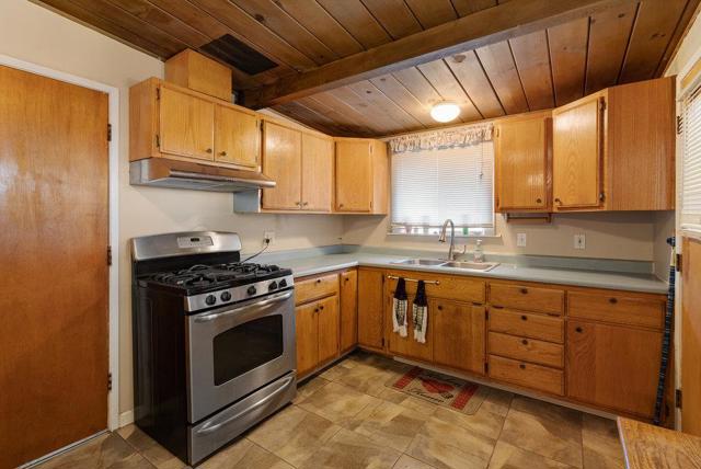 718 Meadow Drive, Salinas CA: https://media.crmls.org/mediaz/451efb39-e3e1-4598-a27a-f27759c9783b.jpg