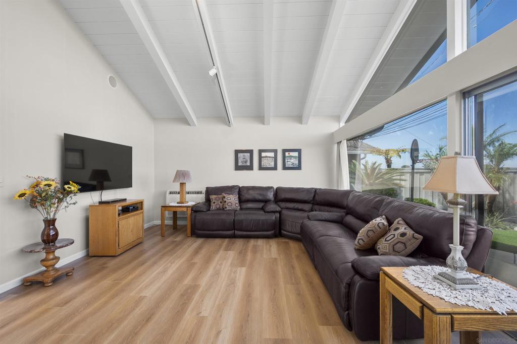 1151 Catalina Boulevard - photo 8