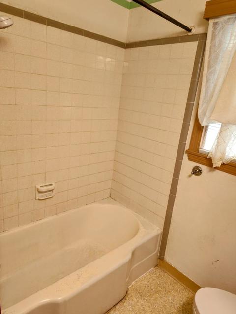 230 Paloma Avenue, Salinas CA: https://media.crmls.org/mediaz/451fe623-939e-4717-a158-4e5a3841b4c8.jpg