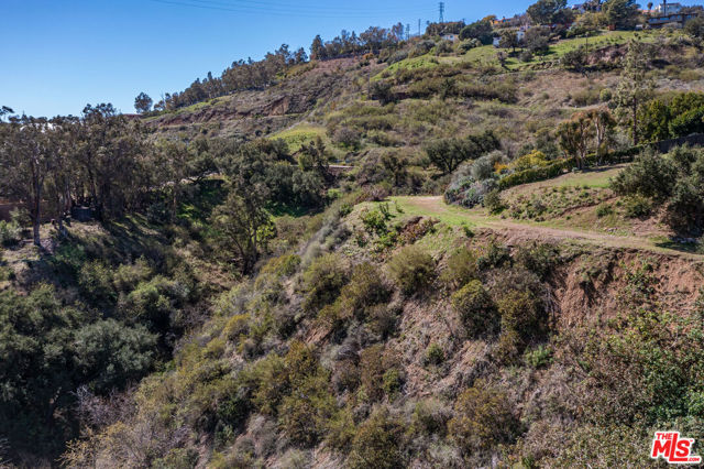 0 Mar Vista Drive, Malibu CA: https://media.crmls.org/mediaz/452002af-f0b4-40c9-be10-984b0a6f063b.jpg
