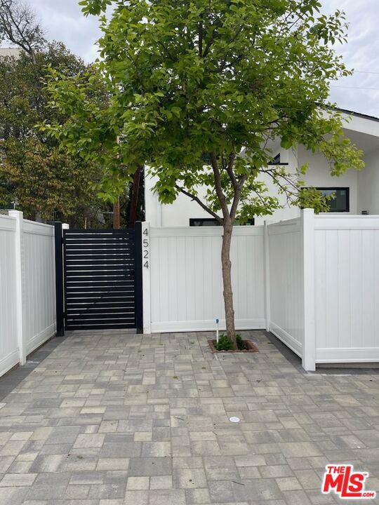 4524 Mammoth Ave.
