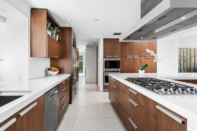 633 N Belardo Road, Palm Springs CA: https://media.crmls.org/mediaz/452090b8-70c1-4fbf-8451-bcb44fb136cc.jpg