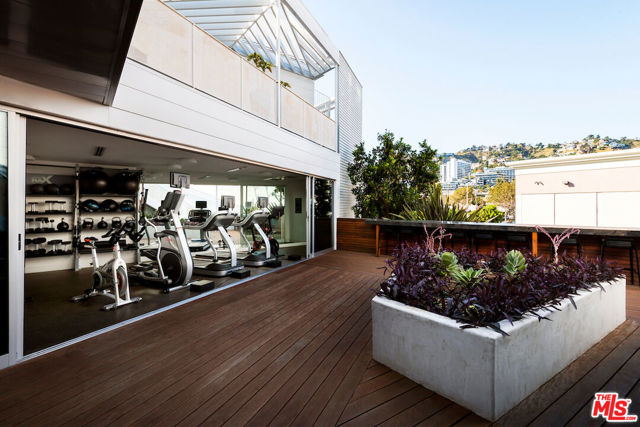 1030 N Kings Road, West Hollywood CA: https://media.crmls.org/mediaz/452212cc-8f6d-44f8-b8ea-c8244ccff58b.jpg