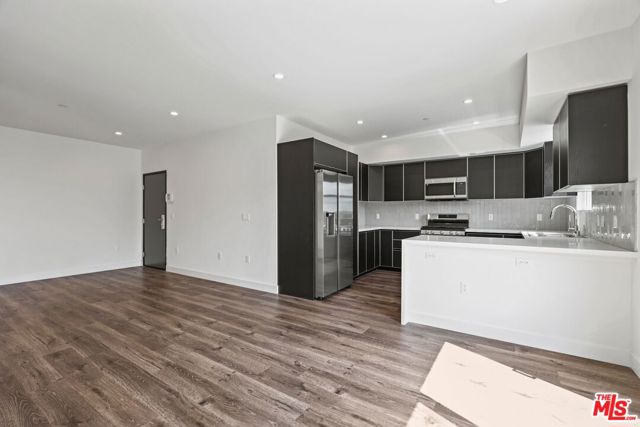 1830 Selby, Los Angeles CA: https://media.crmls.org/mediaz/45226159-4012-4bff-be66-4c1ef40704d3.jpg