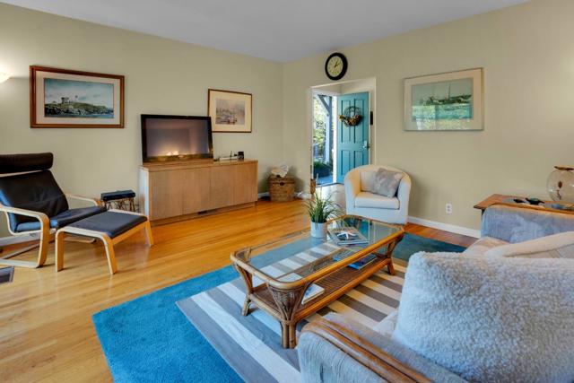 420 Camino Al Mar, Watsonville CA: https://media.crmls.org/mediaz/45226789-462c-46b4-8072-61787da1d607.jpg