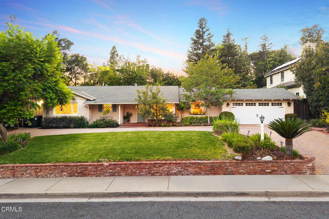4929 Oakwood Avenue, La Canada Flintridge CA: https://media.crmls.org/mediaz/4523891f-450a-40a1-86d7-72e38605e637.jpg