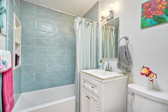 Detail Gallery Image 12 of 34 For 1080 Buena Pl, Carlsbad,  CA 92008 - – Beds | – Baths