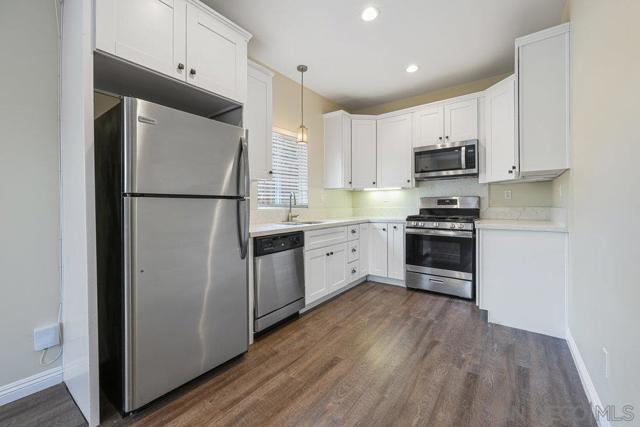 1135 E 3rd Ave, Escondido CA: https://media.crmls.org/mediaz/4523e5c4-c9df-4178-bf46-b4ee31f7e66c.jpg