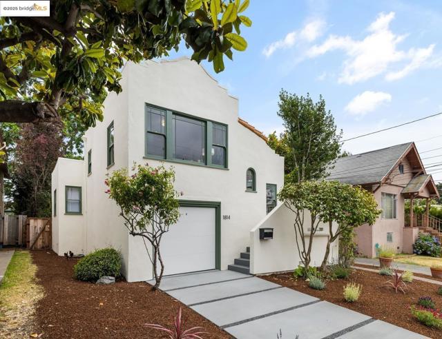 1814 Carleton ST, Berkeley CA: https://media.crmls.org/mediaz/45241c80-c9b3-493b-b2df-cec7c8ba4d8c.jpg