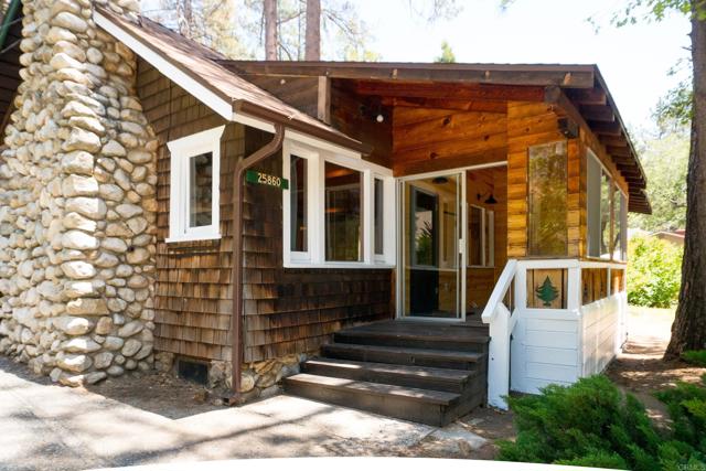 Detail Gallery Image 2 of 20 For 25860 Oakwood Street, Idyllwild,  CA 92549 - 2 Beds | 1 Baths