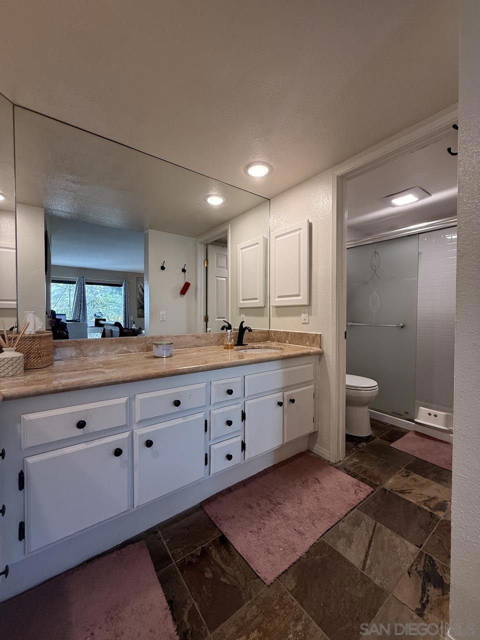 https://media.crmls.org/mediaz/45256ccf-d017-461f-a749-b51dcd7882e1.jpg?preset=X-Large