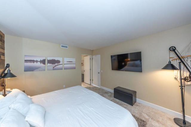 Image 17 of 38 For 48697 Eisenhower Drive