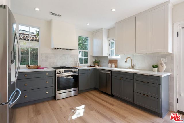 Image 10 of 34 For 1022 26th Street