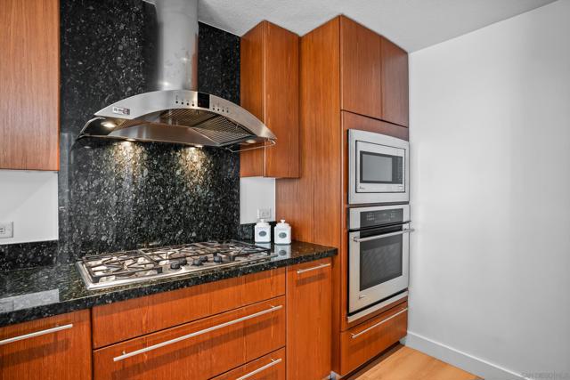 1205 Pacific Hwy, San Diego CA: https://media.crmls.org/mediaz/45270f4f-6403-495f-9529-8f0095762418.jpg