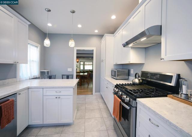 1331 Court Street, Martinez CA: https://media.crmls.org/mediaz/45277fc9-ac65-42b8-adb1-2dc5d6bda407.jpg