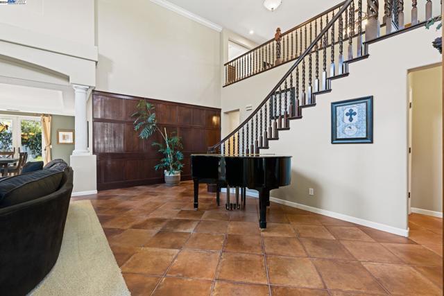 Image 2 of 60 For 1017 Vineyard Dr
