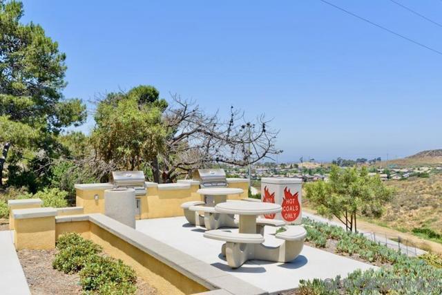 1800 Saltaire Place, San Diego CA: https://media.crmls.org/mediaz/4527e1ed-b185-4f3c-af31-f1dcba5e6550.jpg