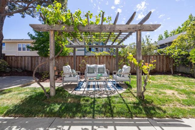 704 Prescott Lane, Foster City CA: https://media.crmls.org/mediaz/452862e5-62ef-439d-b9a8-994ee86a9075.jpg
