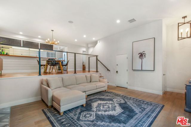 5326 Fairview Boulevard, Los Angeles CA: https://media.crmls.org/mediaz/4528638b-7c61-4cdf-96ca-49fbf75d7e02.jpg