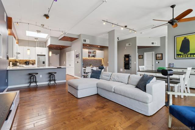 1780 Kettner Blvd, San Diego CA: https://media.crmls.org/mediaz/45288a59-8298-4889-b521-7c0b94de0620.jpg
