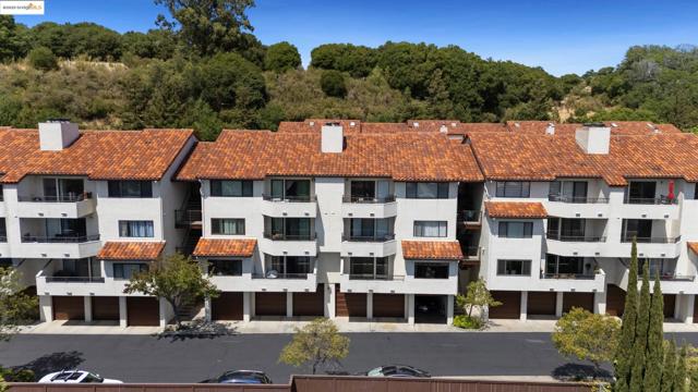 22012 Sevilla Rd, Hayward CA: https://media.crmls.org/mediaz/45288e68-229a-4963-900c-a839d42c2b5c.jpg
