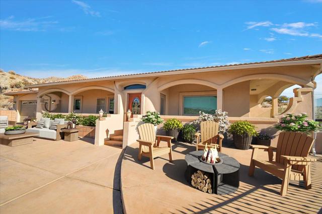 6207 Red Bluff Avenue, Yucca Valley CA: https://media.crmls.org/mediaz/452a21e1-a466-40ae-b31c-ba932be14404.jpg