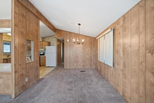 975 California St, Calimesa CA: https://media.crmls.org/mediaz/452b12bb-2522-4052-bf9c-0dd2d204ebba.jpg