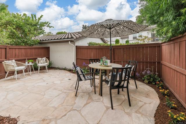 3767 Carmel View Rd #4, San Diego CA: https://media.crmls.org/mediaz/452c61c2-eb68-42c1-98fc-d7fed9df5b1b.jpg