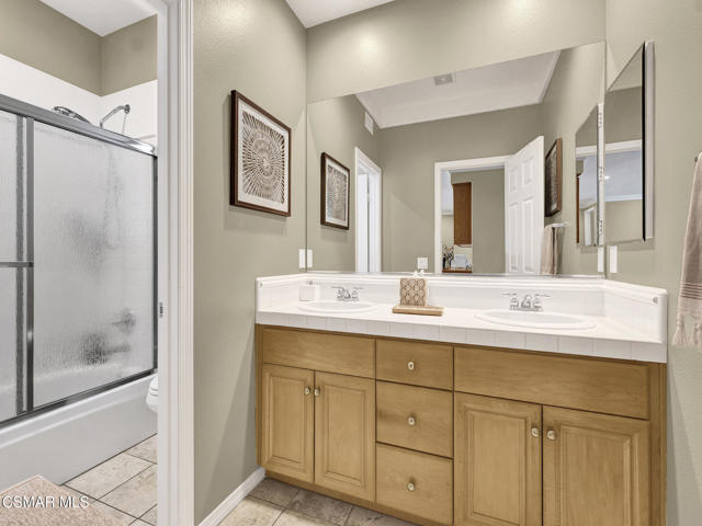3865 Briar Ridge Court, Newbury Park CA: https://media.crmls.org/mediaz/452df91d-4e88-4721-9e67-29d9c6d39e0c.jpg
